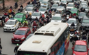 11 tuyến phố Hà Nội cấm taxi và xe tải hoạt động giờ cao điểm