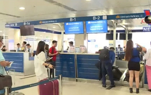 VIDEO: Người già trên 65 tuổi và trẻ dưới 12 tuổi được check-in riêng tại sân bay
