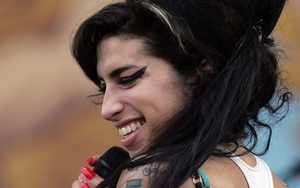 8 năm ngày mất ca sĩ Amy Winehouse: Tài hoa nhưng yểu mệnh