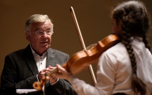 Sự kiện tuần này: Sách của Bà Tùng Long và Cuộc thi âm nhạc quốc tế chuyên nghiệp