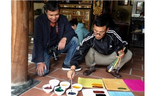 Gặp người chụp hàng ngàn bức ảnh về tranh Đông Hồ