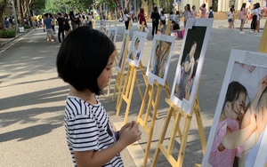 Học sinh Hà Nội bày triển lãm ảnh về trẻ khuyết tật