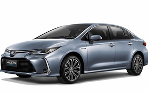 Toyota ra mắt mẫu xe lai Corolla Altis đầu tiên tại Thái Lan