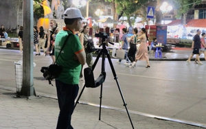 Gần 200 triệu đồng xử phạt hành vi xả rác bừa bãi ở Phố đi bộ Hồ Gươm