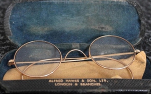 Di vật của John Lennon được bán đấu giá hơn 3 tỉ đồng