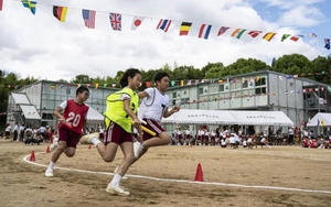 Điện thoại thông minh tác động tiêu cực tới thể chất của trẻ em Nhật Bản