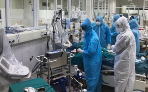 Phi công người Anh nguy kịch, sử dụng máy thở không còn hiệu quả