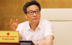 Xem xét cách ly chuyên gia nước ngoài và người thân khi nhập cảnh vào Việt Nam