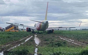 Đình chỉ phi hành đoàn vụ máy bay trượt khỏi đường băng Tân Sơn Nhất