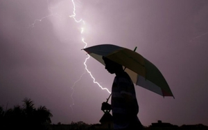 Ấn Độ: Mưa to và sấm sét làm hơn 130 người chết