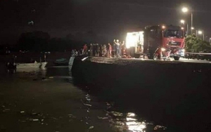 Ô tô lao xuống biển Hạ Long, 4 người nguy kịch