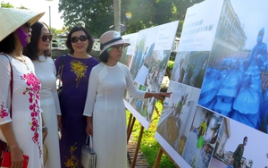 Triển lãm ảnh 'Việt Nam phòng, chống dịch COVID-19'