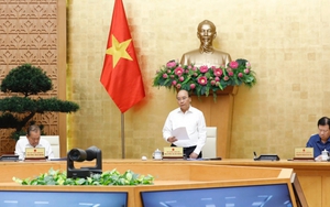 Thủ tướng Chính phủ Nguyễn Xuân Phúc: Nâng cao cảnh giác, tuyệt đối không chủ quan trước dịch COVID-19