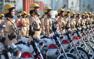 TP. Hồ Chí Minh ra mắt đội hình nữ Cảnh sát giao thông dẫn đoàn