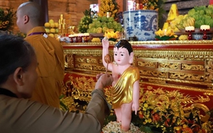 Lễ Vu lan được tổ chức trực tuyến: Đừng nghĩ sẽ không trọn vẹn lòng thành kính