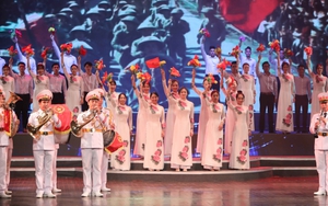 Xúc động xem 'Tổ quốc tôi chưa đẹp thế bao giờ' nhân ngày Quốc khánh