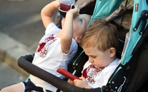 Số trẻ em sinh đôi ra đời tăng cao chưa từng có