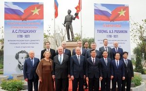 Khánh thành tượng đài đại thi hào Nga Pushkin tại Hà Nội