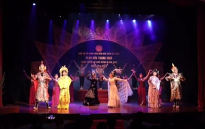 Nghệ thuật cải lương cần đổi mới để tồn tại và phát triển​