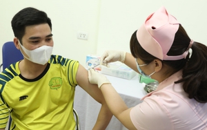 Thêm 15 người tiêm thử nghiệm vaccine COVIVAC phòng Covid-19