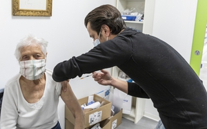 WHO chỉ trích sự 'bất công' giữa các nước trong tiêm chủng vaccine Covid-19