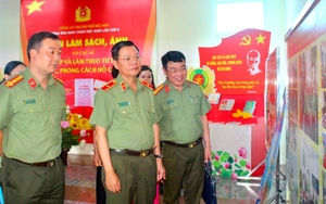 Triển lãm sách, ảnh về học và làm theo tư tưởng, đạo đức, phong cách Hồ Chí Minh