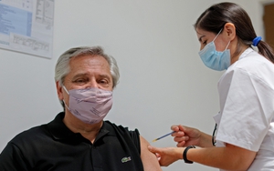 Tổng thống Argentina dương tính với virus SARS-CoV-2