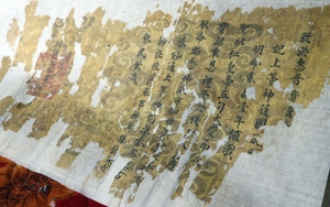 Gìn giữ các đạo sắc phong - 'Báu vật' linh thiêng của làng quê xứ Huế