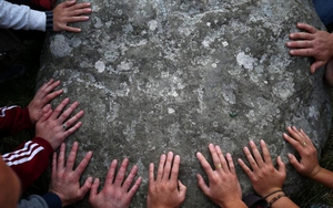 Truyện cười: Phiến đá nghìn năm