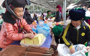 Đặc sắc chợ phiên vùng cao Hà Giang tại Thủ đô nhân dịp lễ 30/4