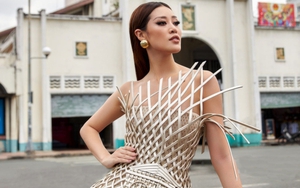 Hoa hậu Khánh Vân mang trang phục quảng bá chợ Bến Thành đến Miss Universe