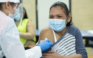 Dư luận Mỹ chia rẽ xung quanh việc sử dụng hộ chiếu vaccine