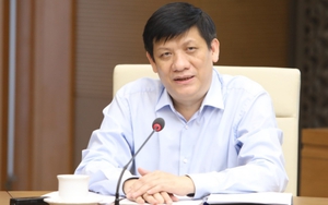 Bộ trưởng Bộ Y tế động viên nhân viên y tế dốc sức cùng cả nước phòng, chống dịch Covid-19