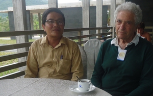 Hoa sứ trắng trong khu vườn Nobel Quy Nhơn