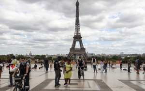 Pháp công bố kế hoạch mở cửa trở lại Tháp Eiffel sau dịch Covid-19