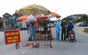 Tạm đình chỉ công tác Chủ tịch xã để xuất hiện chùm 17 ca mắc Covid-19