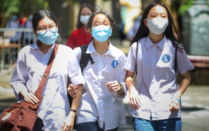 Gần 8.000 học sinh Hà Nội thi vào lớp 10 chuyên và song bằng