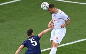 Nhật ký EURO bằng thơ: Ngả mũ trước đồng hồ Thụy Sĩ