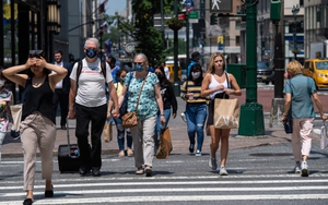 Nước Mỹ lại đối mặt với đợt nắng nóng kỷ lục lên tới 54 độ C