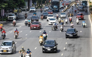 Giao thông Hà Nội trong ngày đầu giãn cách xã hội theo Chỉ thị 16