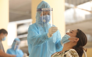 Xét nghiệm Covid-19 diện rộng tại quận Hai Bà Trưng, Hà Nội