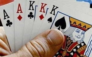 Tỉnh ủy Thanh Hoá yêu cầu làm rõ vụ việc cán bộ xã đánh bài tại công sở