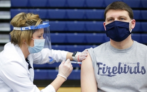 Mỹ sẽ tiêm mũi vaccine nhắc lại từ giữa tháng 9 tới