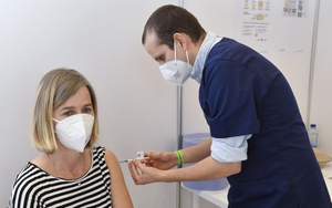 Khẳng định hiệu quả của vaccine trong ngăn ngừa bệnh tiến triển nặng