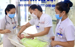 Hành trình sinh tử của mẹ con sản phụ mắc Covid-19