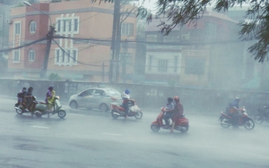 Bão Conson trở thành cơn bão số 5, Bắc Bộ và Trung Bộ mưa to liên tục trong sáng 9/9