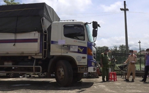 Tạm giữ tài xế và phụ xe 'thông chốt' kiểm dịch Covid-19 liên tỉnh