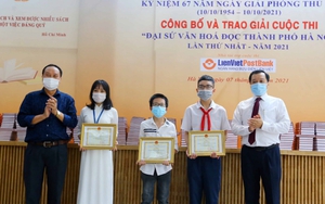 Trưng bày sách báo và trao giải Đại sứ văn hóa đọc