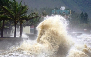 Bão Kompasu tăng lên một cấp