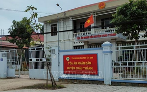 Nguyên Chánh án và Phó Chánh án Tòa án nhân dân huyện Châu Thành (Tây Ninh) hầu tòa